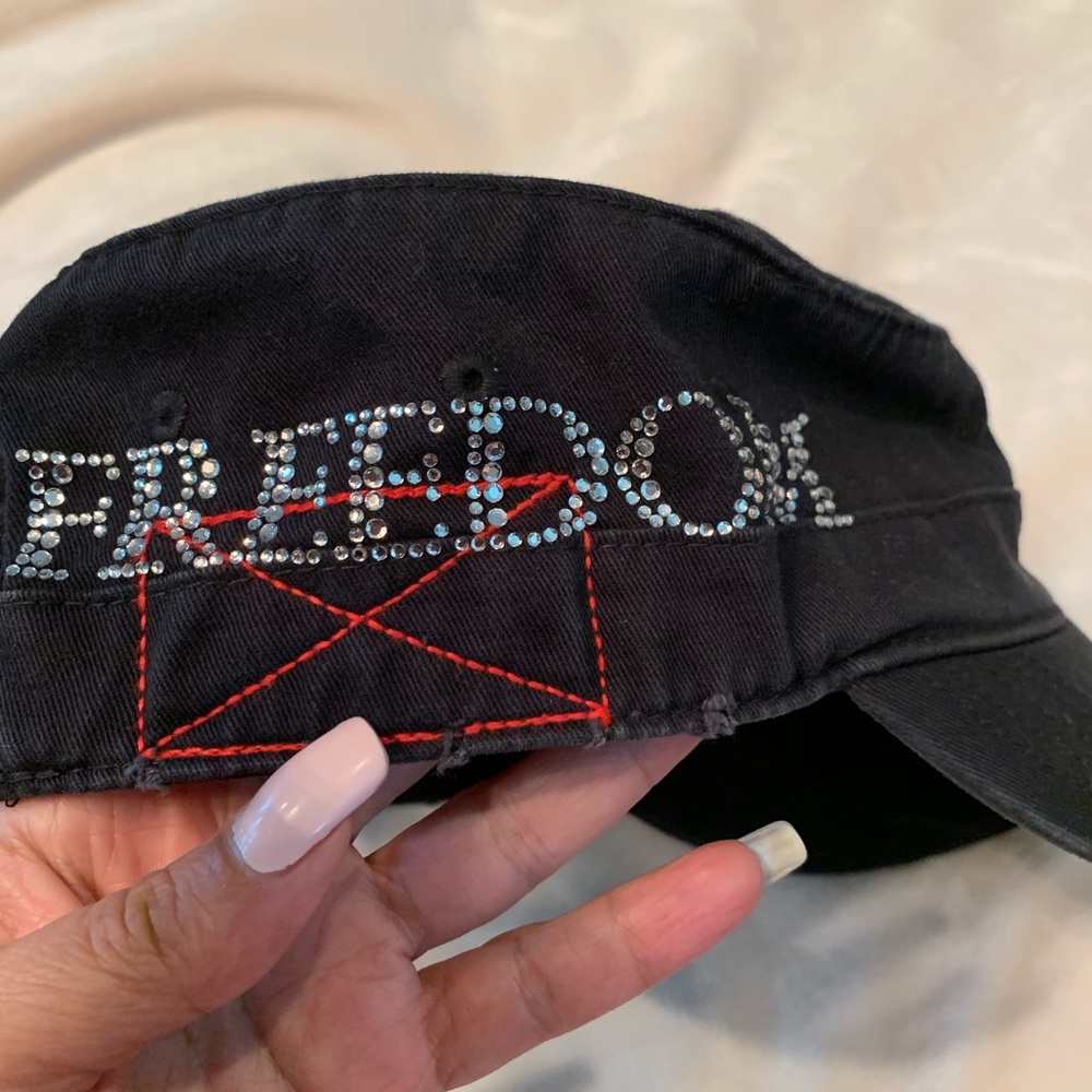 ❤️ Hats - Picture 2 of 6